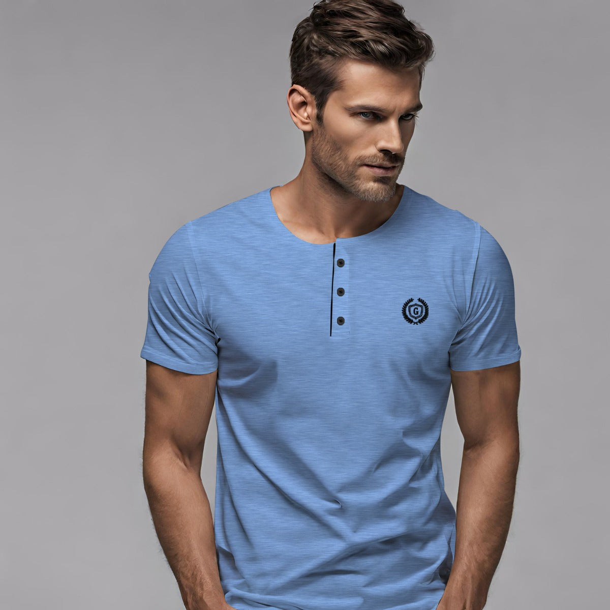 HG Signature Emb Henley Tee - Sky